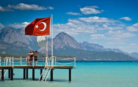 Туроператоры РФ отменили продажу туров в Турцию