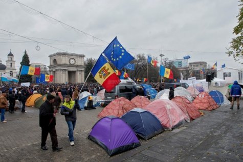 В Молдове прошли многотысячные акции протеста