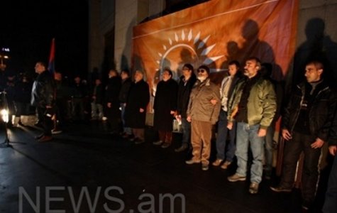 В Армении оппозиция начала сидячую демонстрацию