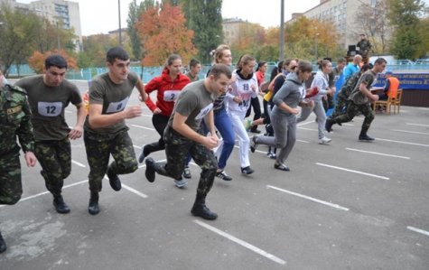 Украинцев хотят заставить сдавать тесты по физподготовке