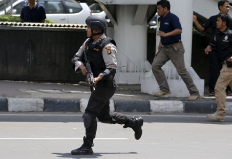 В Джакарте полиция уничтожила нападавших боевиков