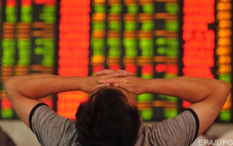 Китайский фондовый рынок опустился еще почти на 3%