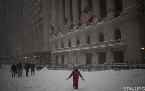 Число жертв снежной бури в США достигло 28 человек