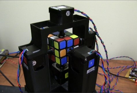 Создан робот, собирающий кубик Рубика за одну секунду