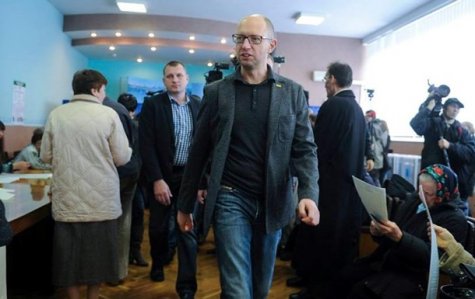 Почти 70% украинцев хотят отставки Яценюка – опрос
