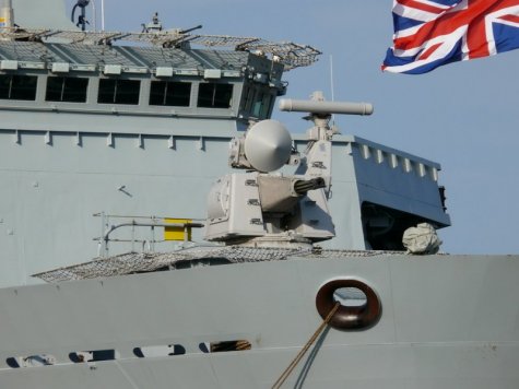 Великобритания направит военные корабли в Балтийское море