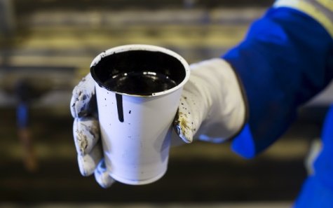 Россия и Саудовская Аравия заморозят добычу нефти