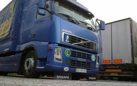 Украина договорилась с РФ о возвращении грузовиков домой