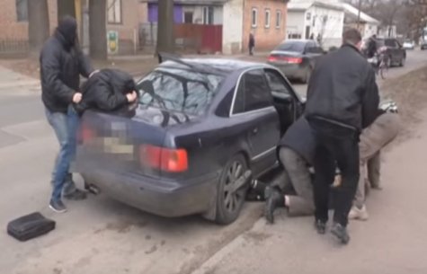 На Черниговщине СБУ задержала продавцов оружия из зоны АТО