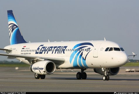 Среди заложников захваченного в Египте самолета находятся члены экипажа и иностранцы