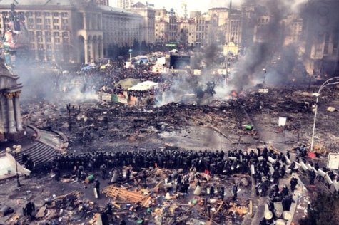 Украина не выдержит третий Майдан - Financial Times