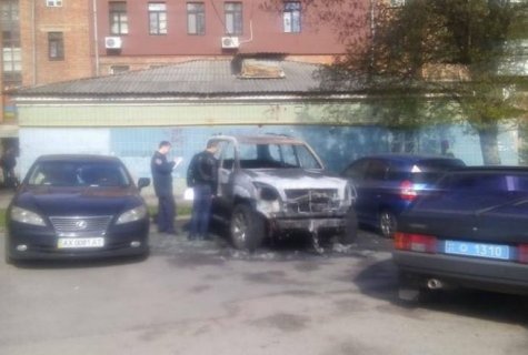 В Харькове сожгли внедорожник бывшего "регионала"
