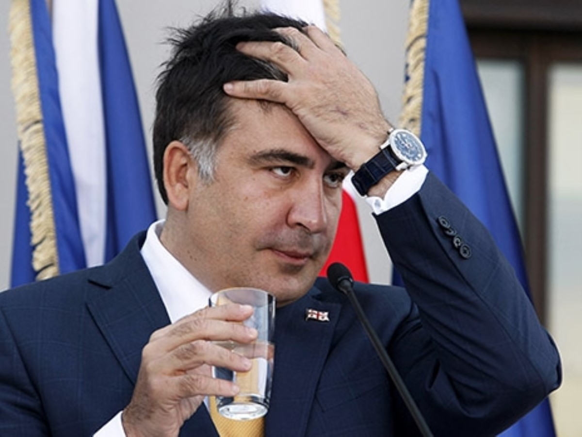 Кабмин Гройсмана не способен внедрить реформы в жизнь - Саакашвили