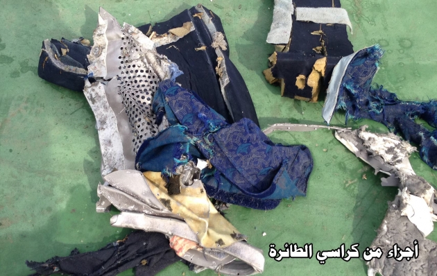 Все указывает на взрыв в упавшем самолете EgyptAir - судмедэксперты