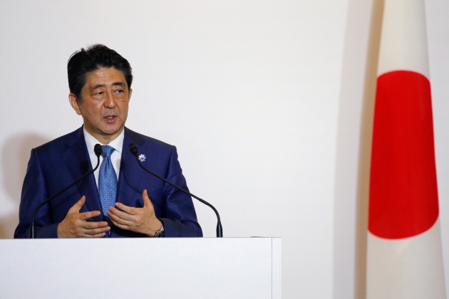 Мировая экономика движется к новому кризису – премьер Японии