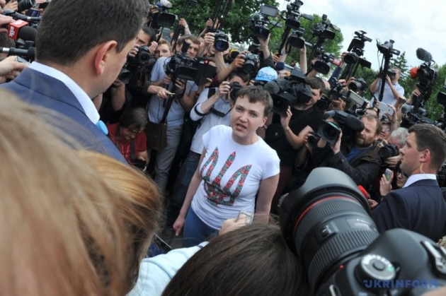 Савченко считает, что украинским журналистам надо научиться общаться с людьми