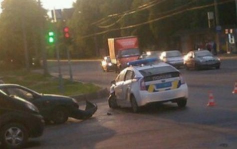 В Харькове патрульный автомобиль попал в ДТП