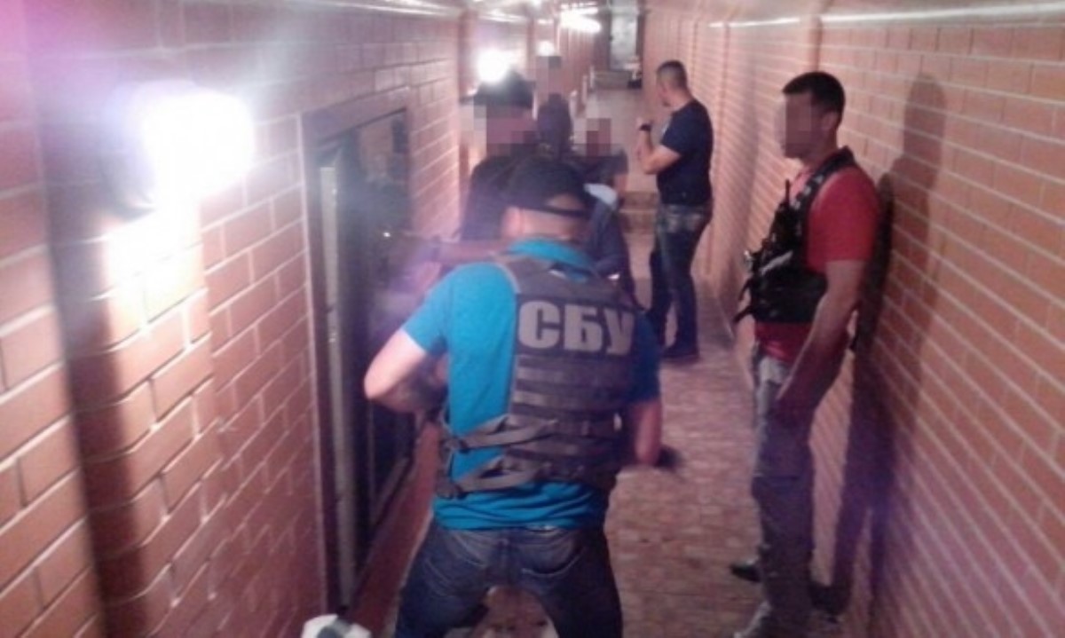 У замглавы Николаевской ОГА СБУ нашла подземные туннели с сейфами