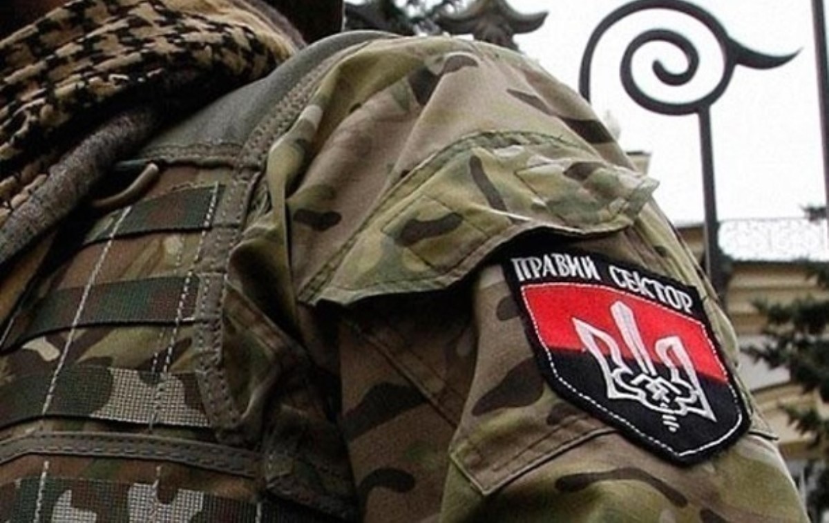"Правый сектор" на Донбассе находится незаконно – штаб АТО
