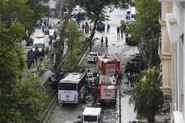 В центре Стамбула произошел взрыв, есть погибшие