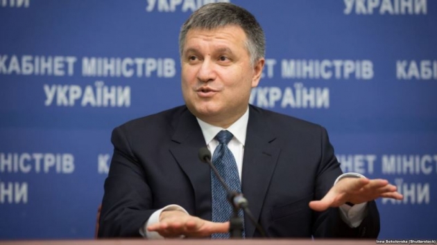 Аваков пригрозил отставкой, если на Донбассе появится «народная милиция»