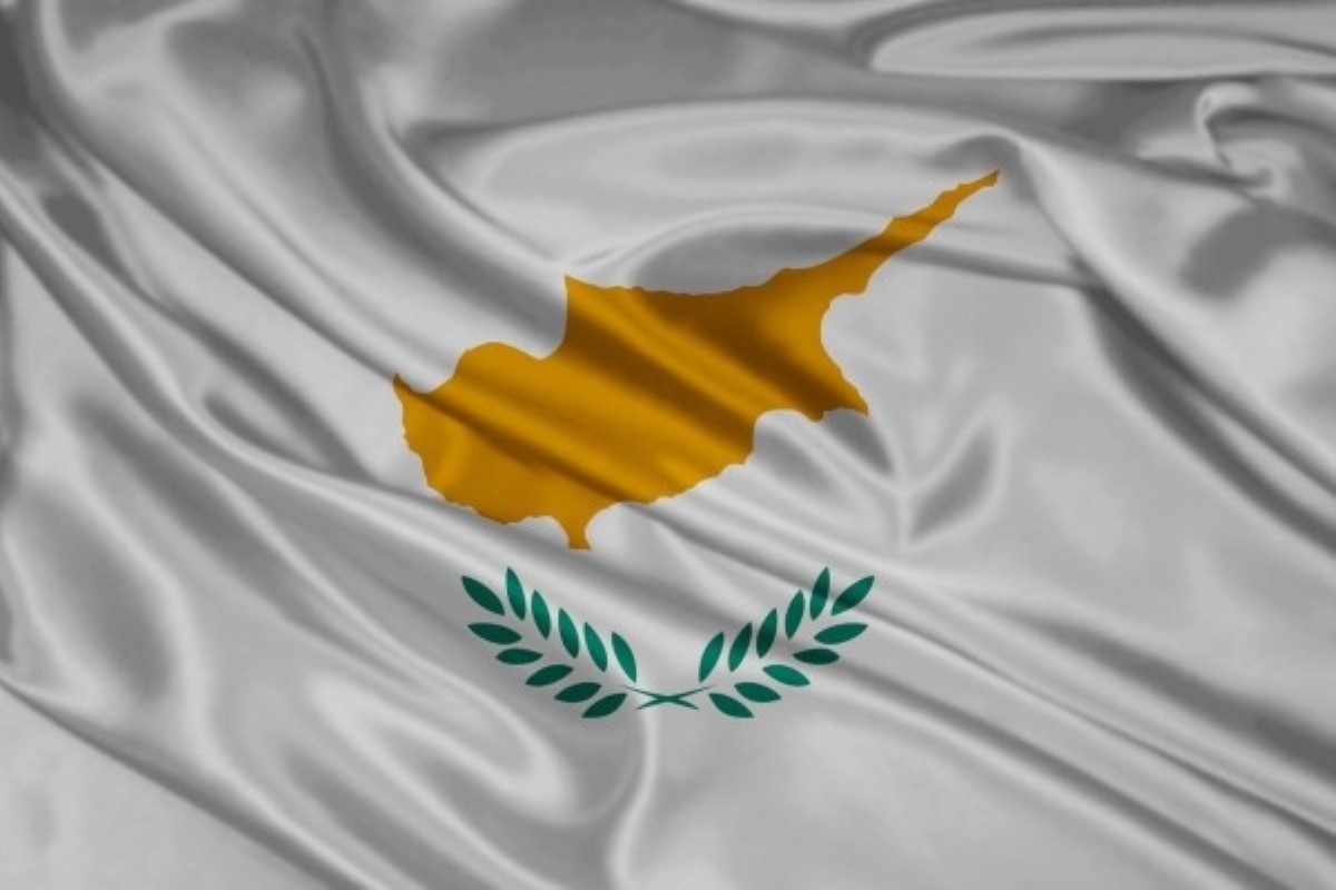 Парламент Кипра принял резолюцию с призывом снять санкции с РФ
