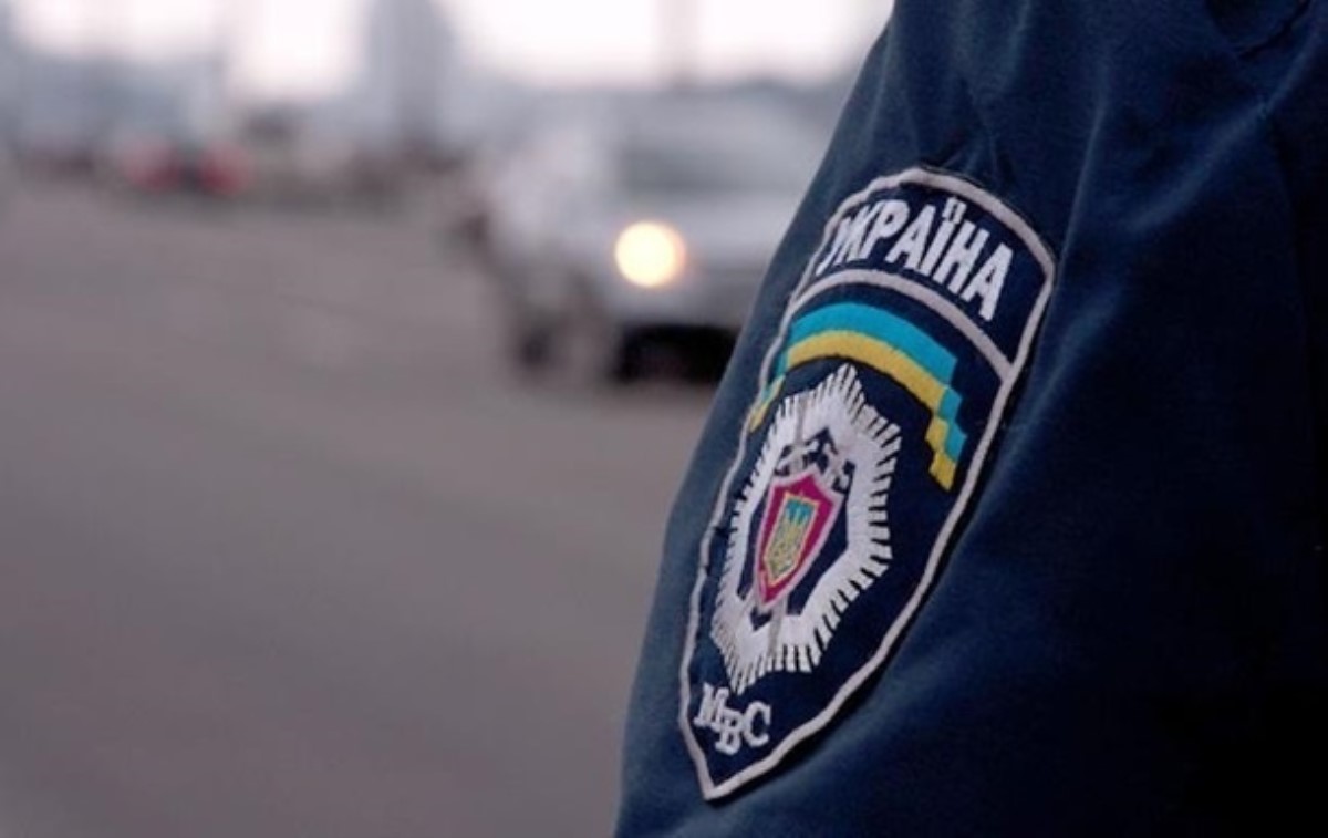 В Житомире полицейский подрался с охранником супермаркета из-за пива