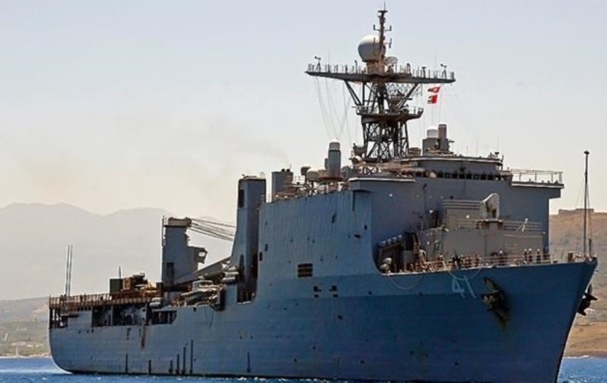 В акваторию Черного моря вошел большой десантный корабль США