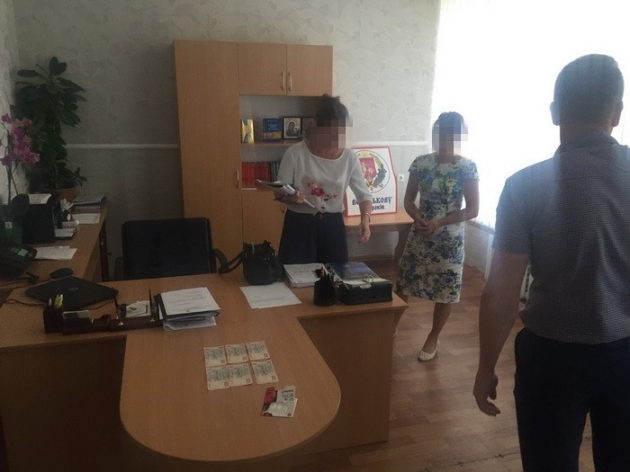 На Киевщине глава сельсовета требовала взятку в 113 000 гривен