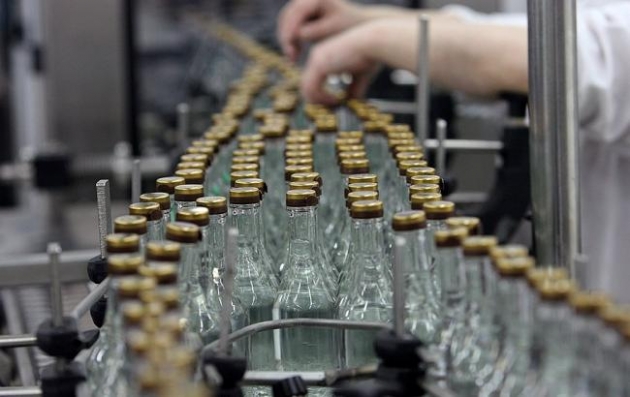 В Украине в июне почти на четверть сократилось производство водки