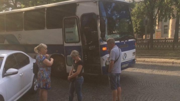 В Днепре автоматчики в балаклавах ограбили рейсовый автобус - СМИ