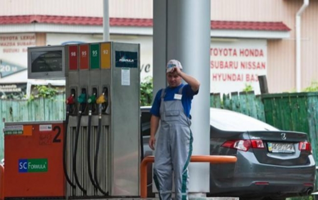 Розничные продажи бензина на АЗС в июне сократились на 7,7%