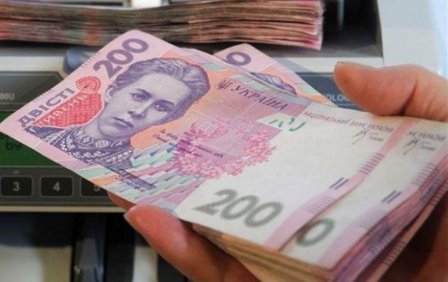 В Украине за месяц средняя зарплата выросла на 353 гривны - Госстат