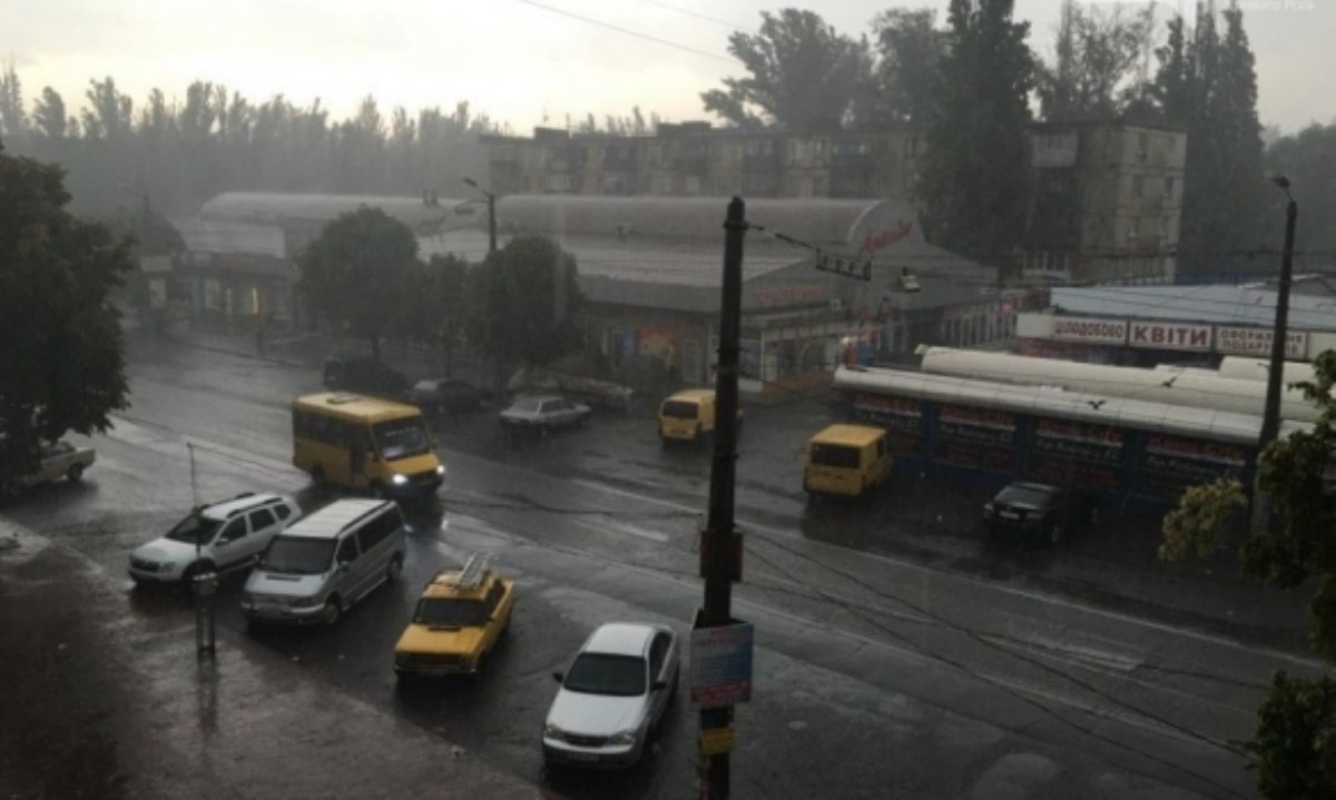 В Днепропетровской области непогода оставили без света 10 населенных пунктов