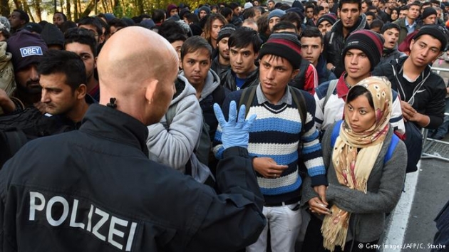 В Германии каждому второму мигранту отказывают во въезде