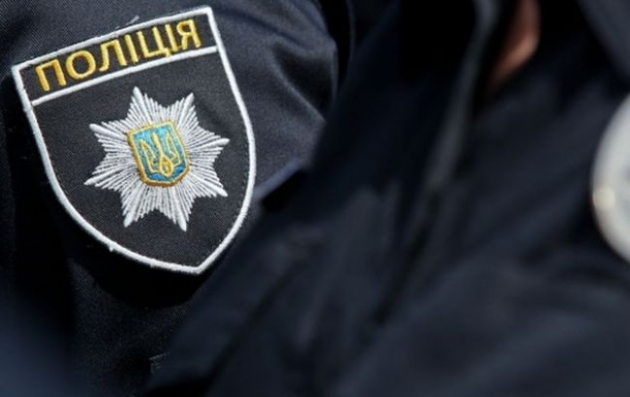 В Одессе полицейский на велосипеде "отжал" у девушки мобильный телефон