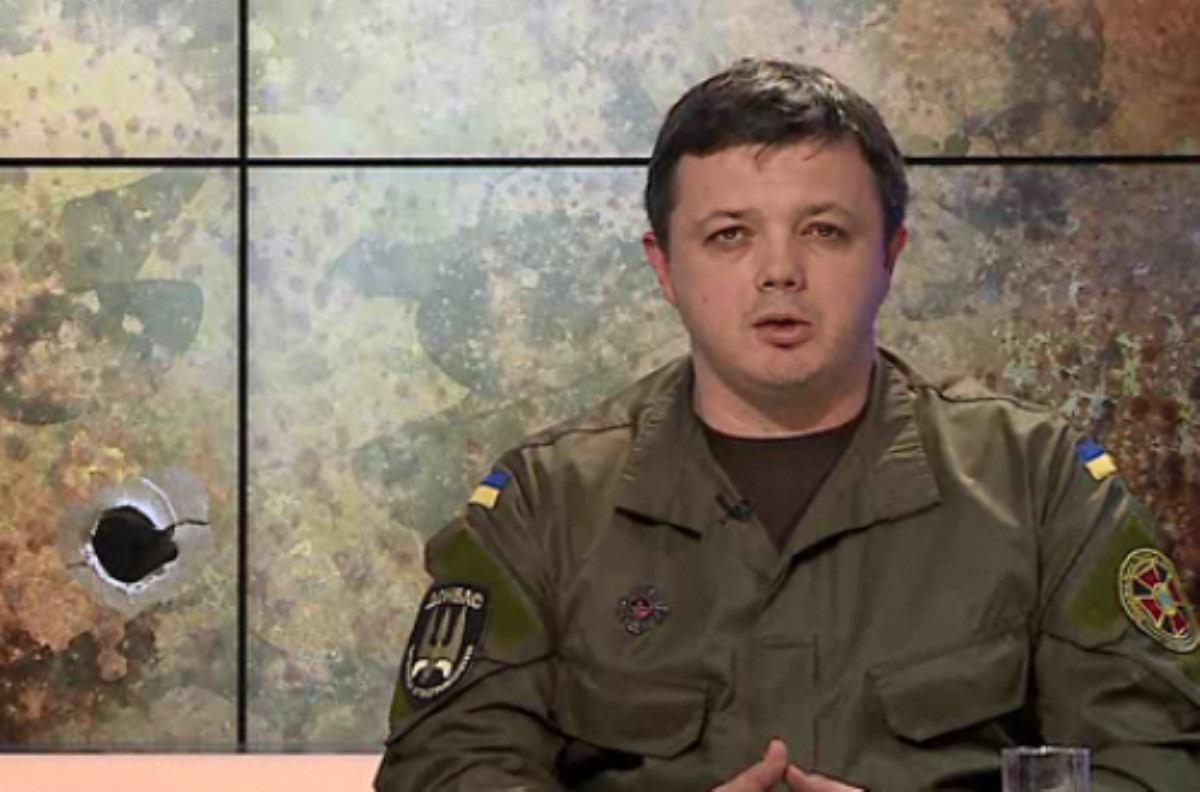 Семенченко вернул себе офицерское звание через суд