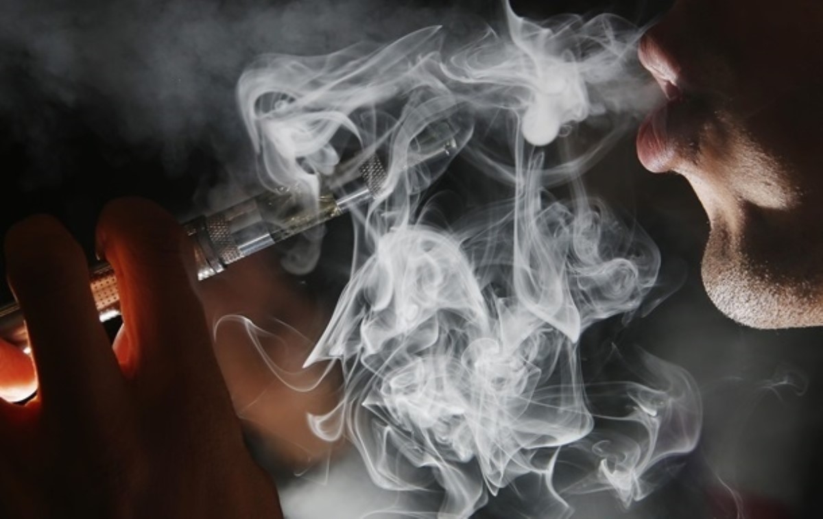 Медики определили самый токсичный вкус электронных сигарет