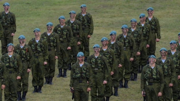 Россия планирует увеличить количество солдат на востоке Украины на треть – Муженко