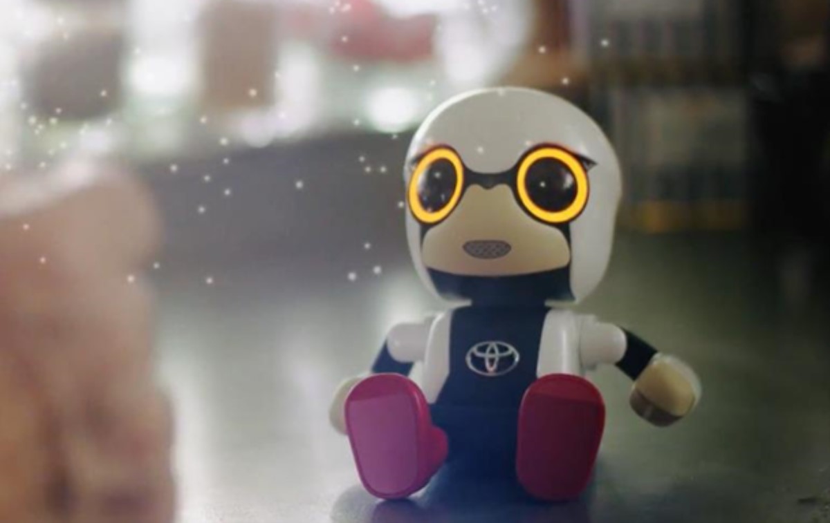 Toyota создала робота специально для бездетных пар