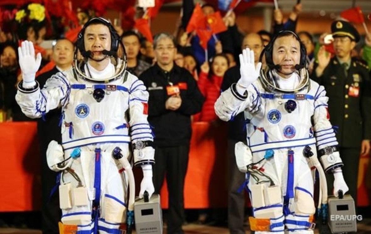 Китай запустил собственный пилотируемый космический корабль