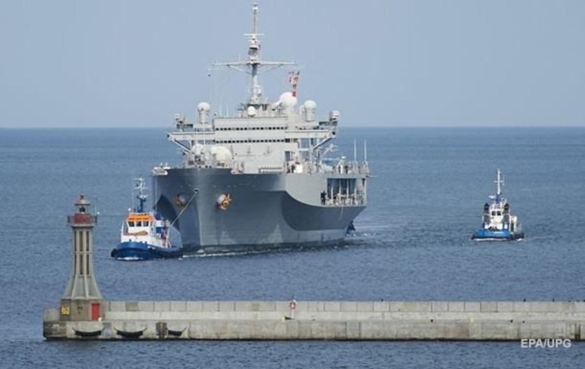 Корабль американских ВМС вошел в Черное море