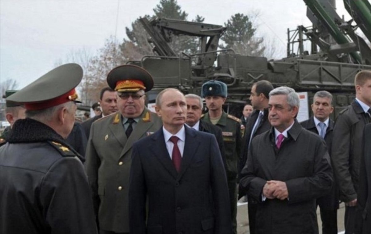 Путин одобрил создание объединенной группировки войск РФ и Армении