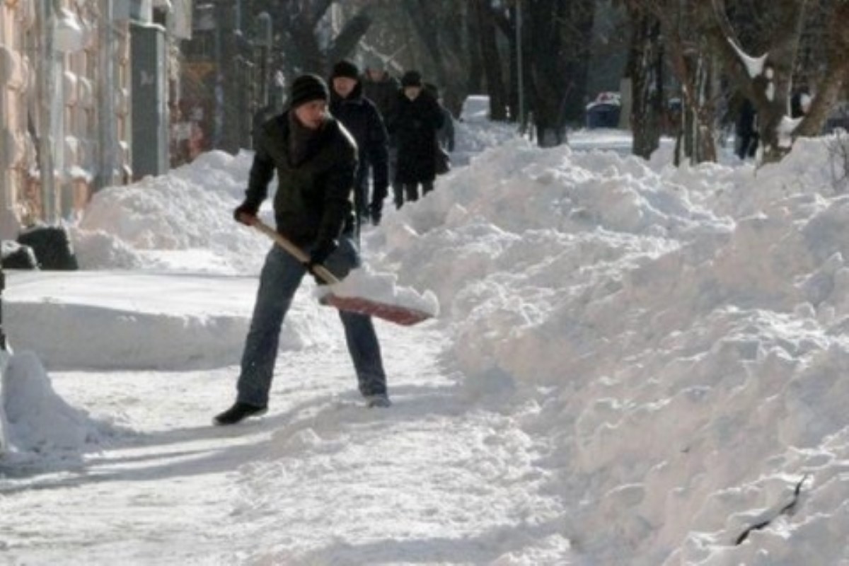 Киевлян уже штрафуют за неубранный снег