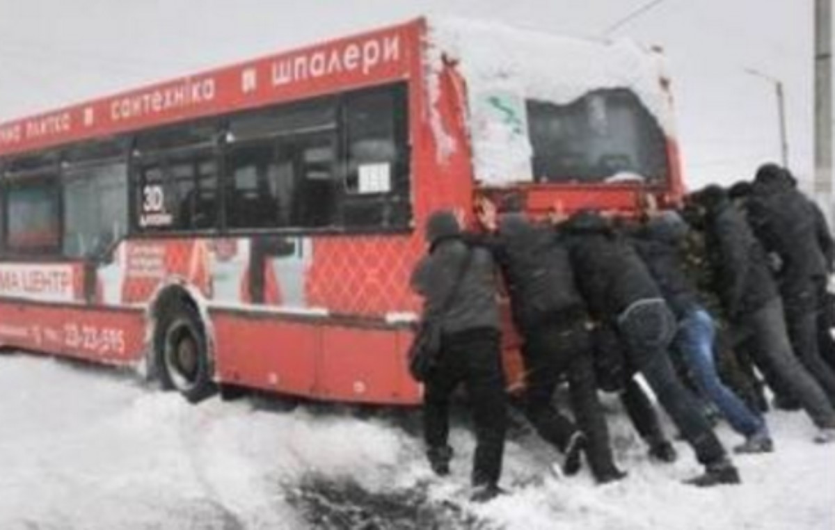 Во Львове на маршруты не вышли более 60 автобусов