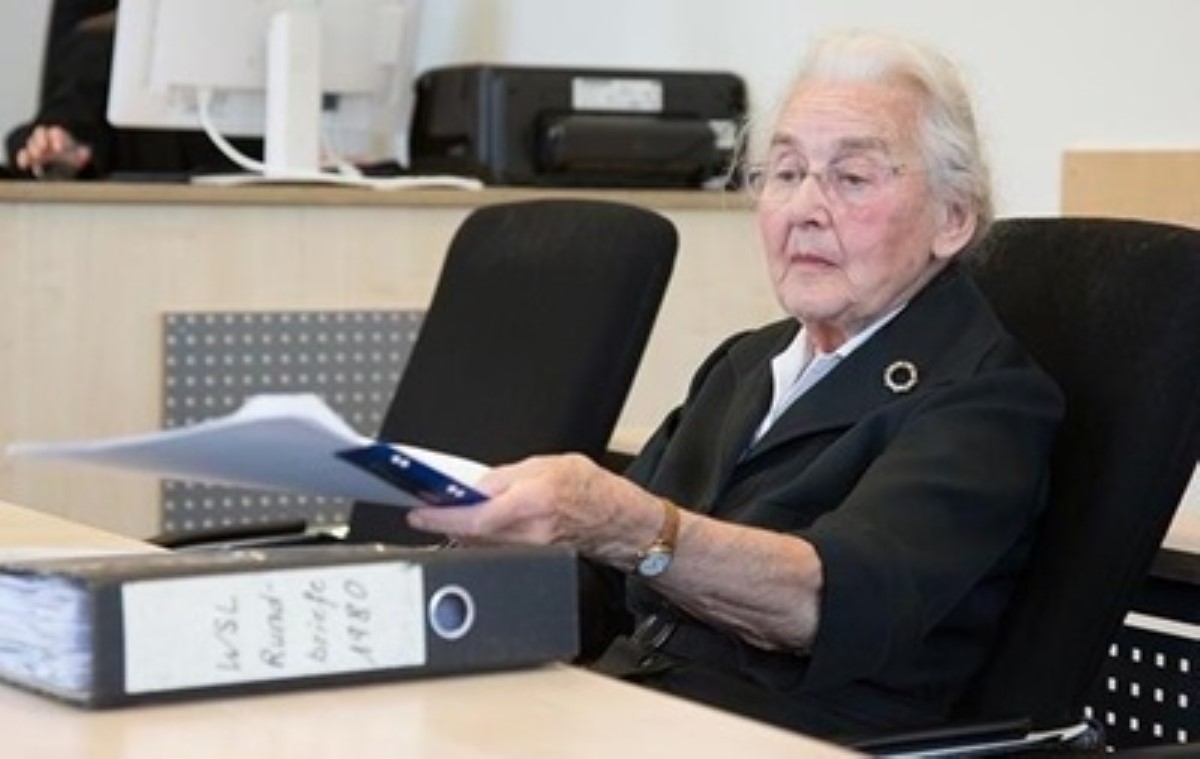 В Германии пожилую женщину приговорили к тюрьме за отрицание Холокоста