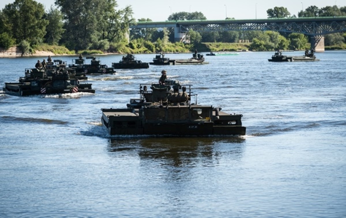 Польша отправит танковую роту в Латвию