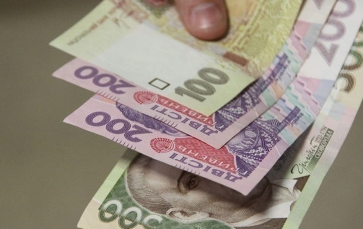 В Украине за месяц упала реальная зарплата