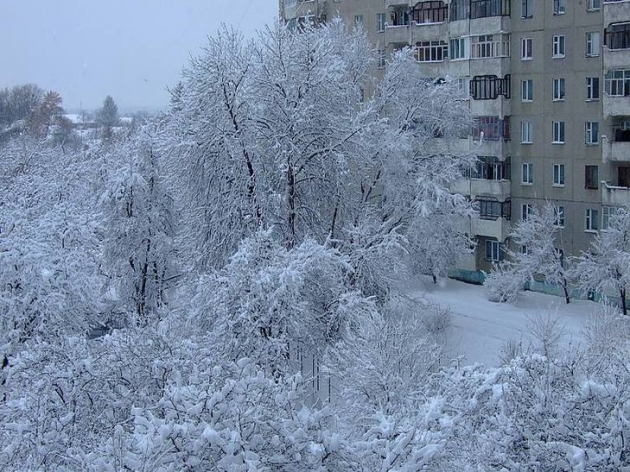 Север Украины засыпало снегом