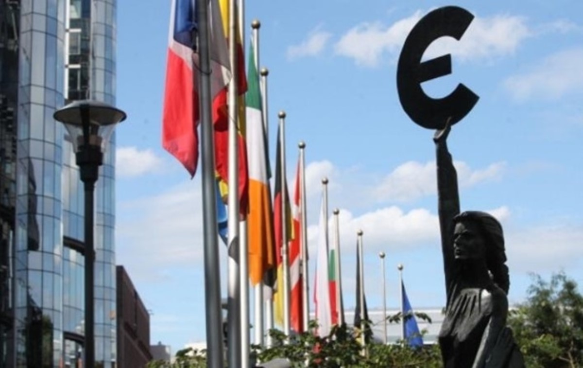 Украина получила от ЕС второй транш финансовой помощи